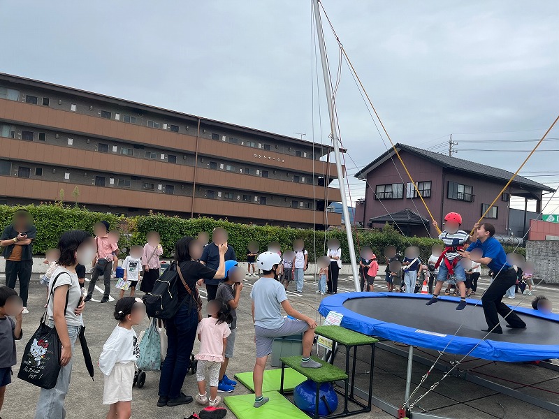 逆バンジーの体験列