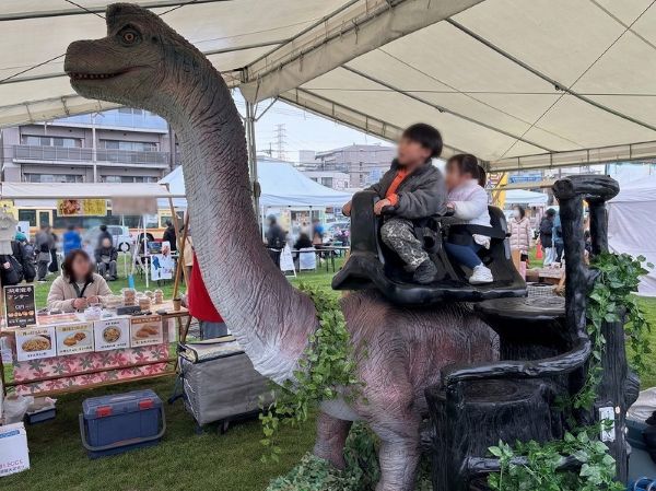 恐竜ライド（2人乗り）ブラキオサウルス