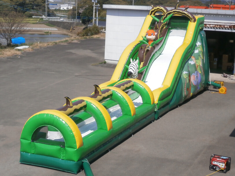ジャングルウォータースライダー